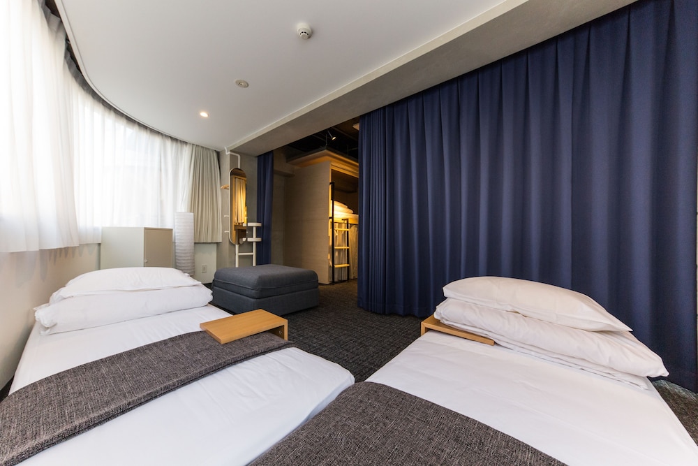 Person mixed dormitory room (Female and male shared) (Shared toilet and shower) | UNPLAN Shinjuku – Hostel