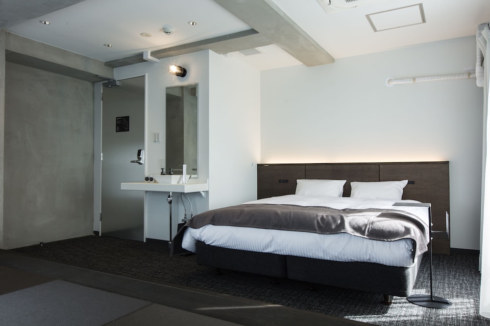 スーぺリアダブルベッドルーム (共用バスルーム) 客室1 | UNPLAN Shinjuku – Hostel