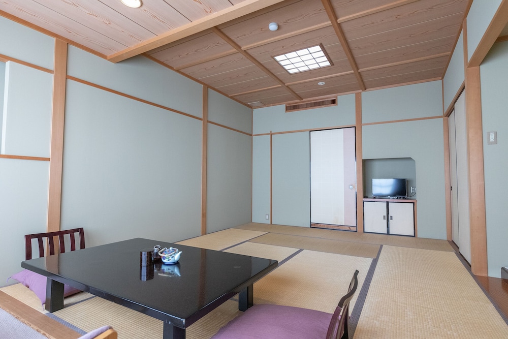 和室 4人部屋 客室6 | Tabist 風雪