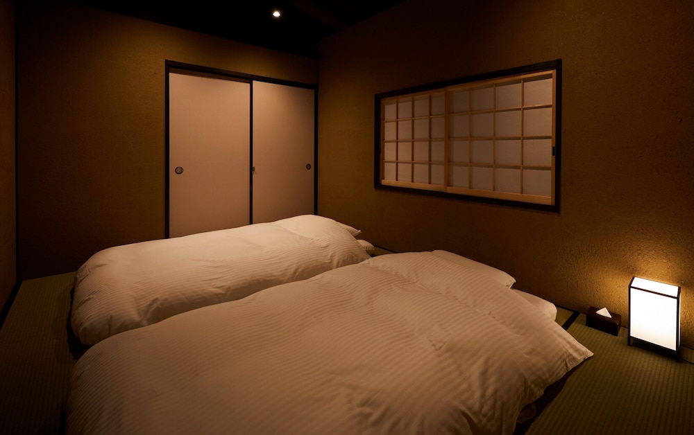 町屋 1名~6名利用 客室1 | 鈴 プレミアム 八重
