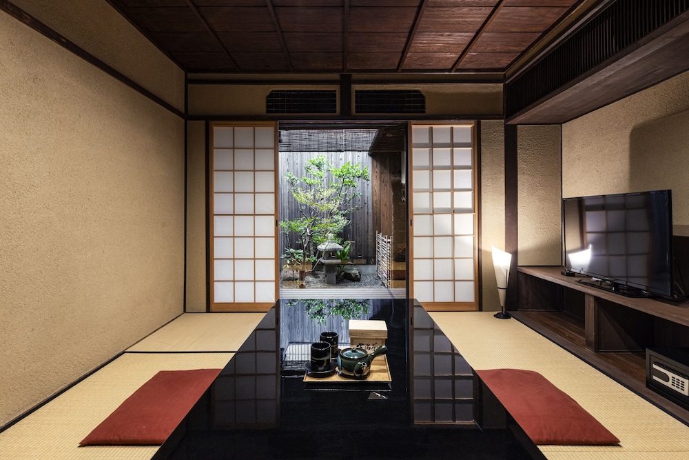 町屋 1名~6名利用 客室6 | 鈴 プレミアム 八重