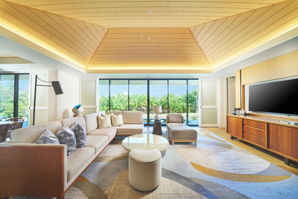 クリフヴィラ 専用プール付 天然温泉&ラウンジ利用込 客室2 | ハレクラニ沖縄