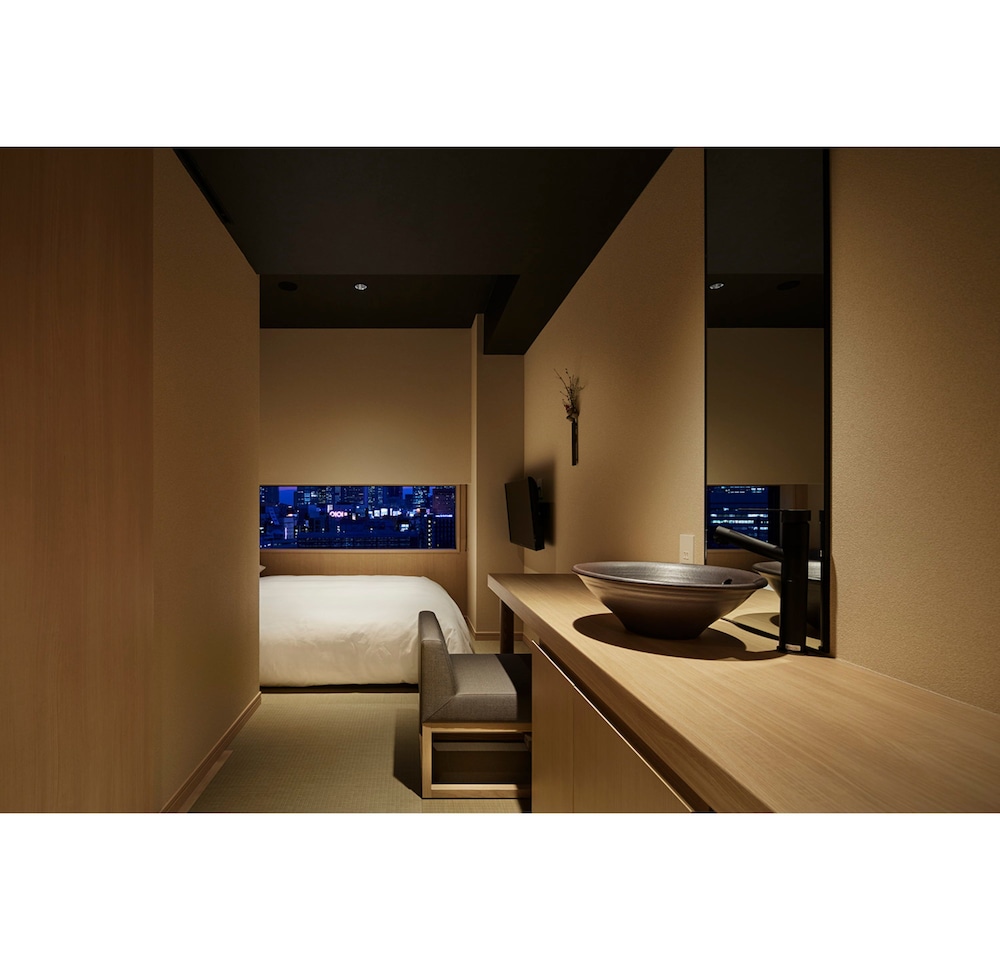 セミダブルルーム 禁煙 (高層階) | ONSEN RYOKAN 由縁 新宿