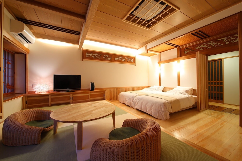 庭園一望クレインプレミアム白 (喜寿) | 古湯温泉　鶴の恩返し　よみがえりの宿　鶴霊泉