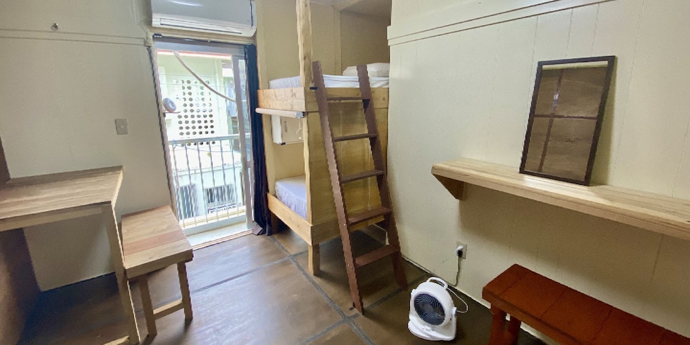 [男女共用] 個室ツインルーム 専用エアコン付き 禁煙 | ゲストハウス オプンティア