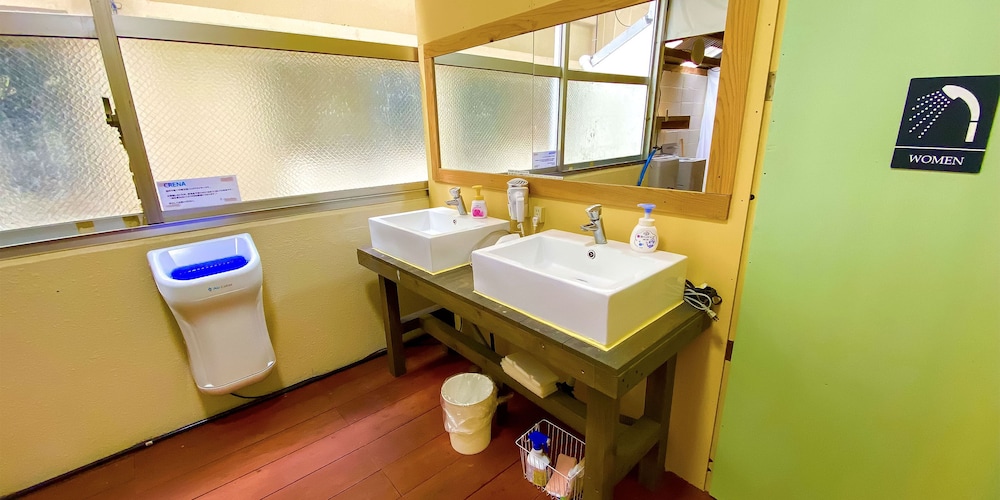 [男女共用] 個室ツインルーム 禁煙 バスルーム0 | ゲストハウス オプンティア