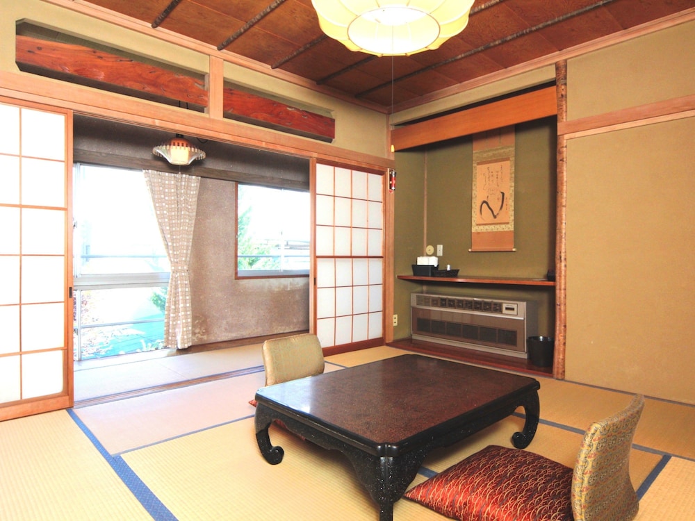 和室 3人部屋 客室1 | ゲストハウス柏屋旅館