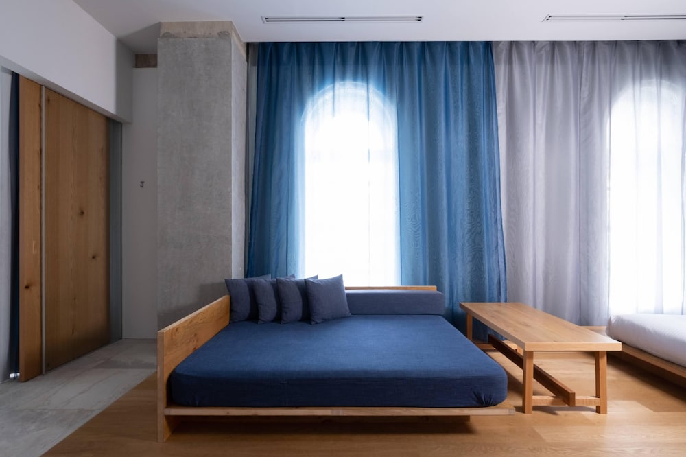 Junior Suite in the Historic Bldg. 客室2 | TSUGU 京都三条 by THE SHARE HOTELS　