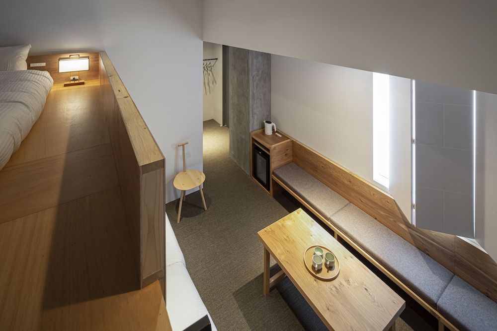 Superior Loft 客室1 | TSUGU 京都三条 by THE SHARE HOTELS