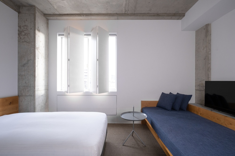 モデレートルーム 客室2 | TSUGU 京都三条 by THE SHARE HOTELS　