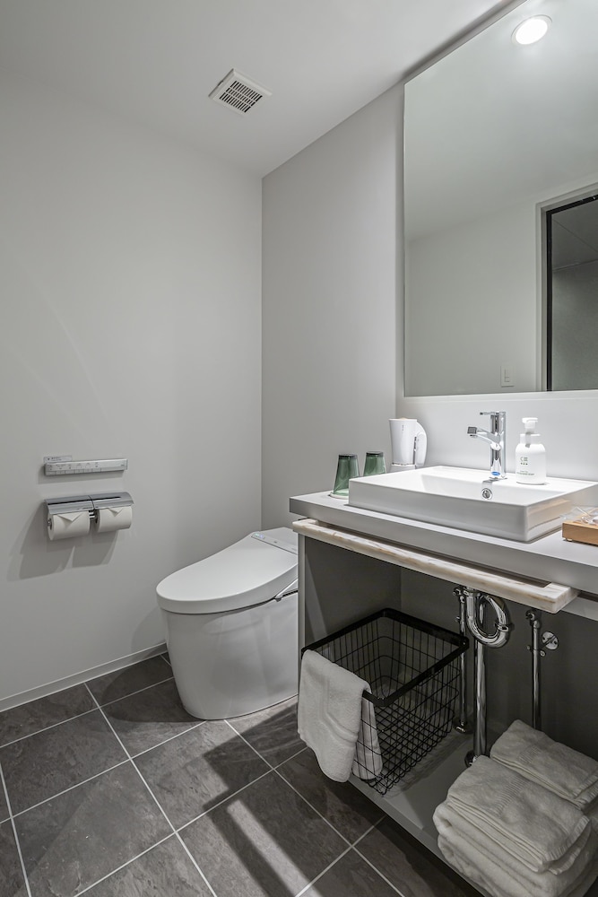 スタンダードクイーン バスルーム0 | TSUGU 京都三条 by THE SHARE HOTELS　