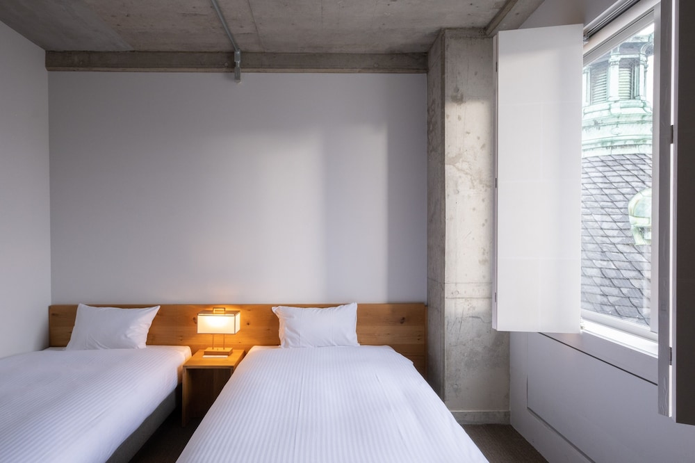 モデレートルーム 客室1 | TSUGU 京都三条 by THE SHARE HOTELS　