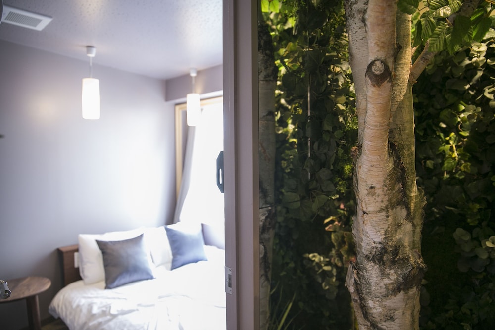 ダブルルーム 客室1 | THE WARDROBE HOTEL 下北沢