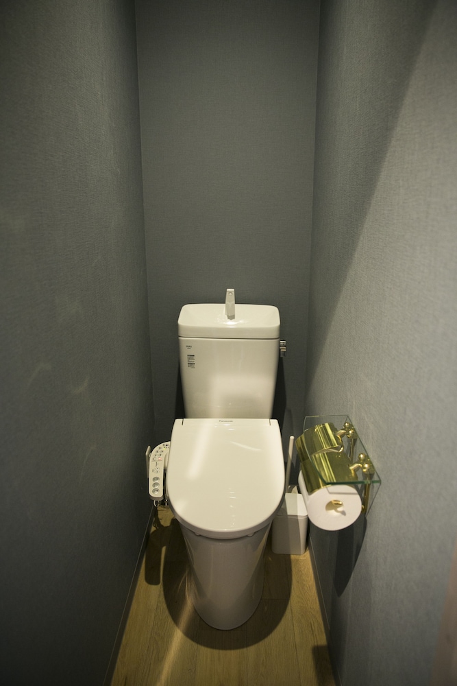 ダブルルーム バスルーム2 | THE WARDROBE HOTEL 下北沢