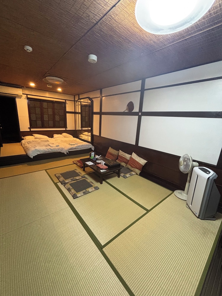 おぎの間 リビングルーム1 | 京都澤食