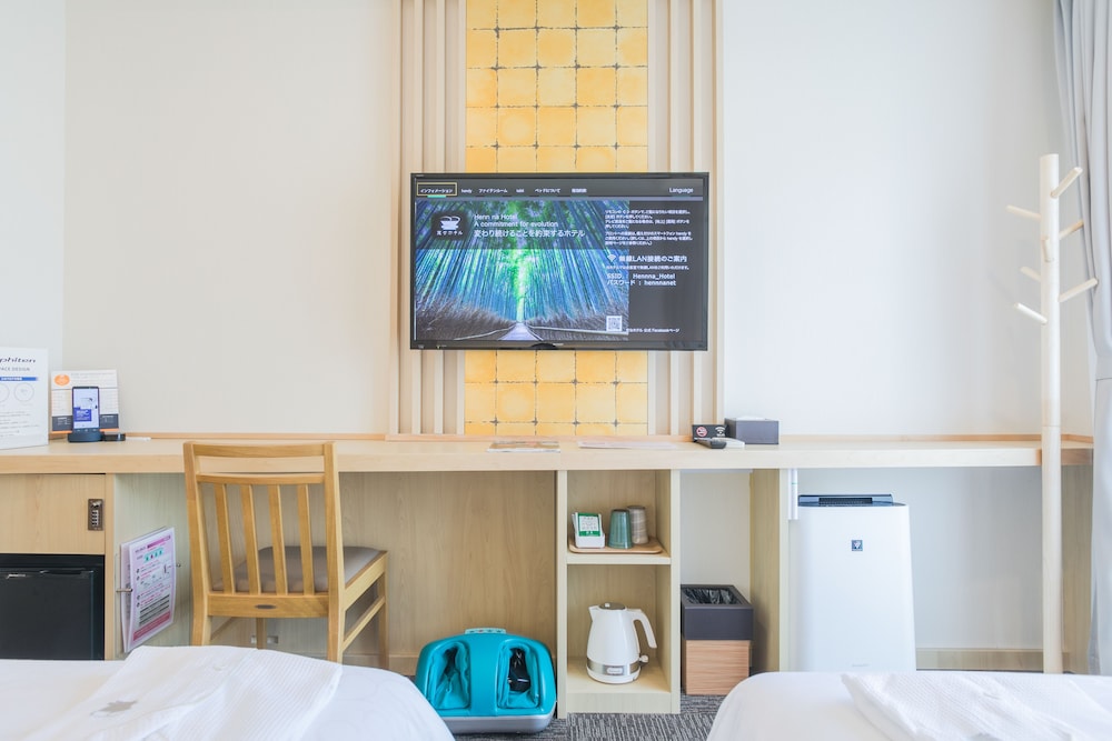 (フットマッサージ器付き) ファイテン ツインルーム [禁煙] 客室内のダイニングエリア0 | 変なホテルプレミア 京都駅八条口前