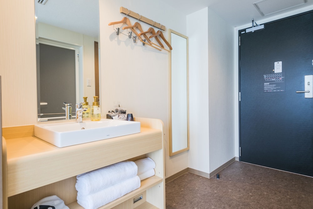 ダブルルーム 禁煙 客室5 | 変なホテルプレミア 京都駅八条口前