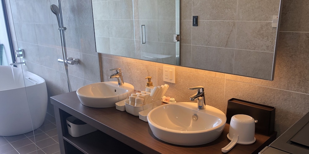 モダンスイートオーシャンビュー３F[N] バスルーム1 | コンドミニアム ヌーサ