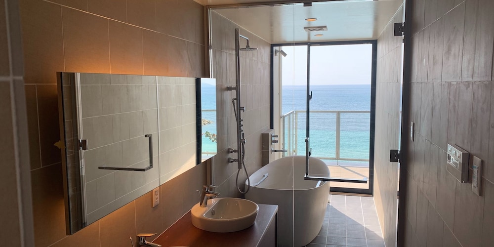 リラックススイートオーシャンビュー3F [O] バスルーム0 | コンドミニアム ヌーサ