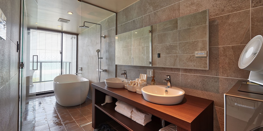 モダンスイートオーシャンビュー３F[N] バスルーム4 | コンドミニアム ヌーサ