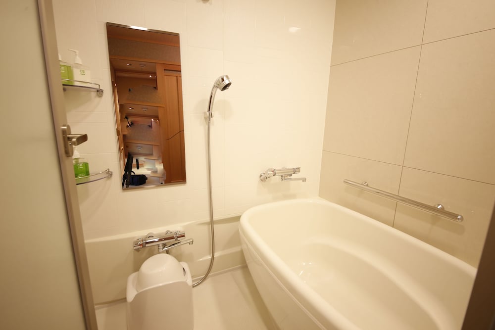 スーペリア ツインルーム バスルーム0 | 京都 嵐山温泉 花伝抄 (共立リゾート)