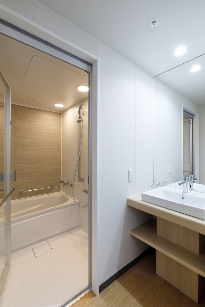 スーペリア コーナーツインルーム 全自動洗濯機付き ベッド3台（トランドルベッド追加） 禁煙 バスルーム0 | ダイワロイネットホテル金沢 MIYABI