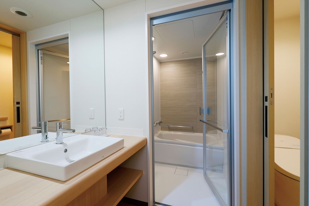 スタンダード ツインルーム セミダブルベッド2台 禁煙 バスルーム0 | ダイワロイネットホテル金沢 MIYABI