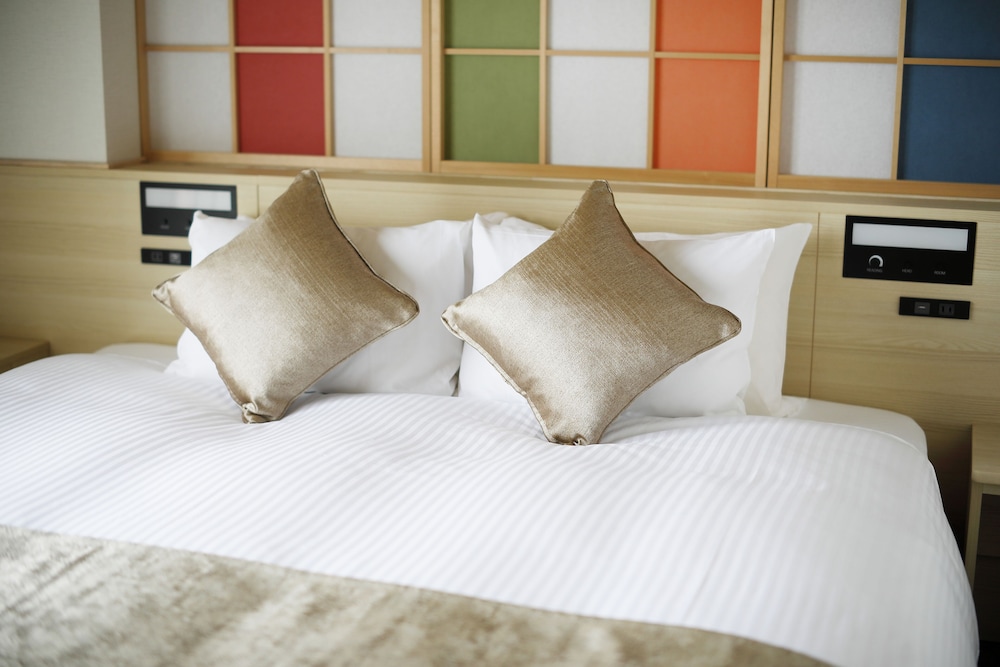 コンセプトダブルルーム クイーンベッド 1 台 禁煙 客室1 | ダイワロイネットホテル金沢 MIYABI