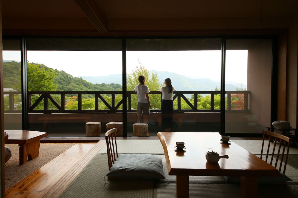 特別室 客室2 | ホテル富貴の森