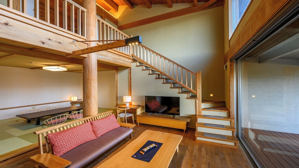 浜屋離れ メゾネット【源泉かけ流し露天風呂付/海側】禁煙 | 浜千鳥の湯 海舟