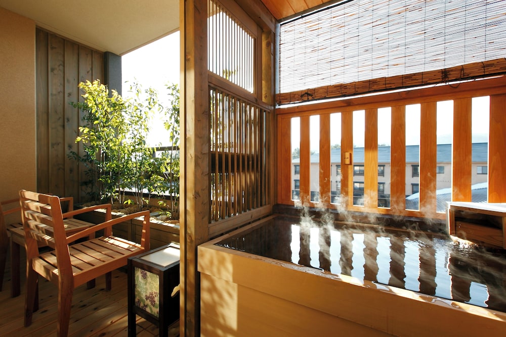 温泉露天風呂付きダブルルーム バスルーム0 | 湯宿 季の庭