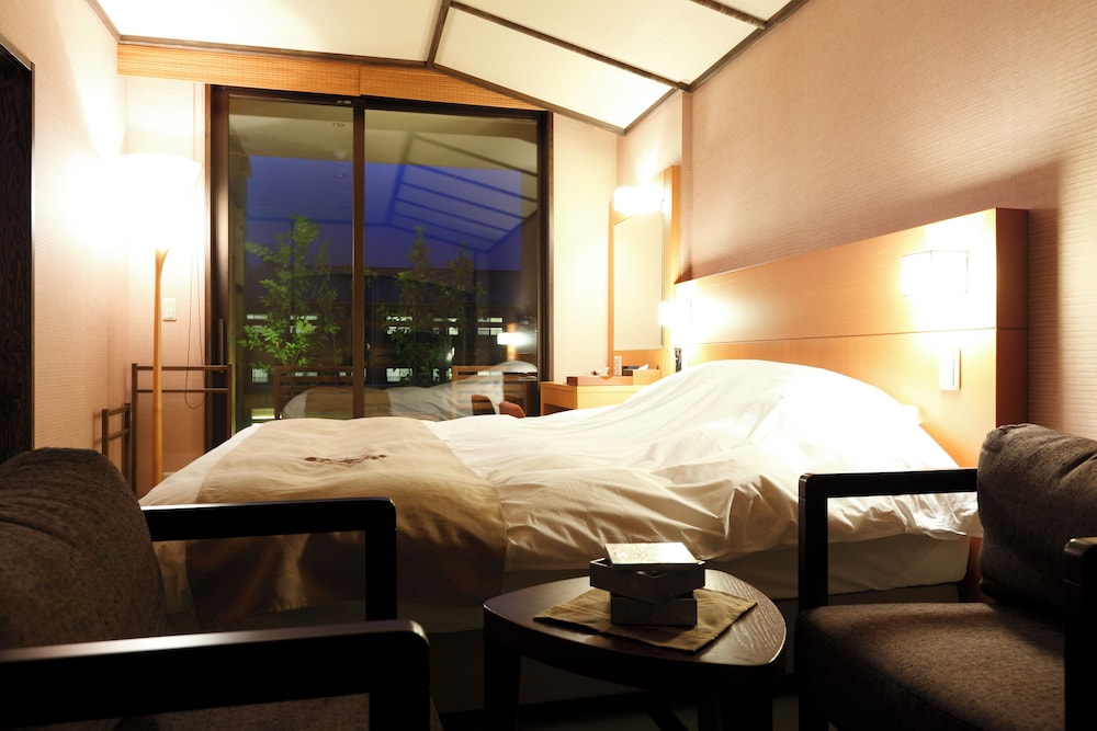 温泉露天風呂付きダブルルーム 客室1 | 湯宿 季の庭