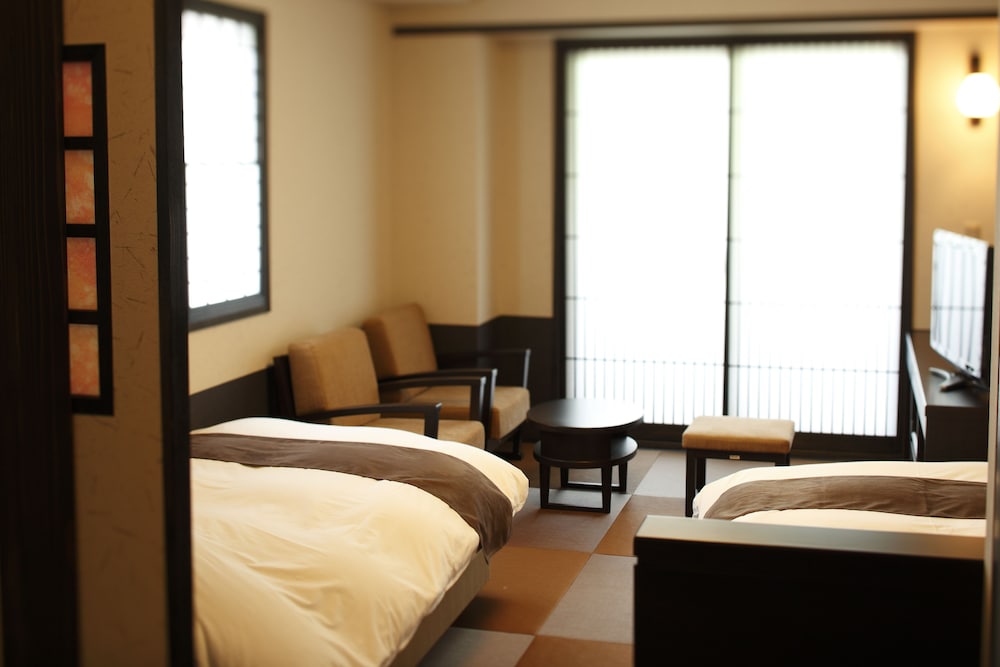 和風ツイン◆ベッドorマットレス2台(2名定員)21平米 客室2 | お宿 木の葉