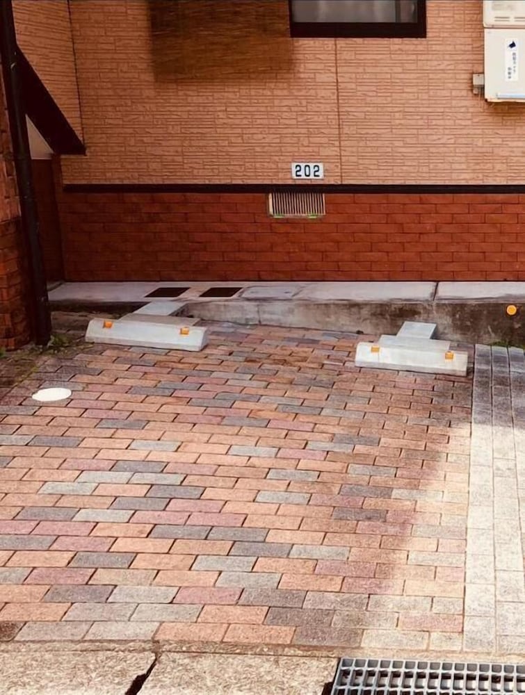 駐車場1 | ミッドタウン サクラ アパートメント ハウス 202 駐車場1 | ミッドタウン サクラ アパートメント ハウス 202