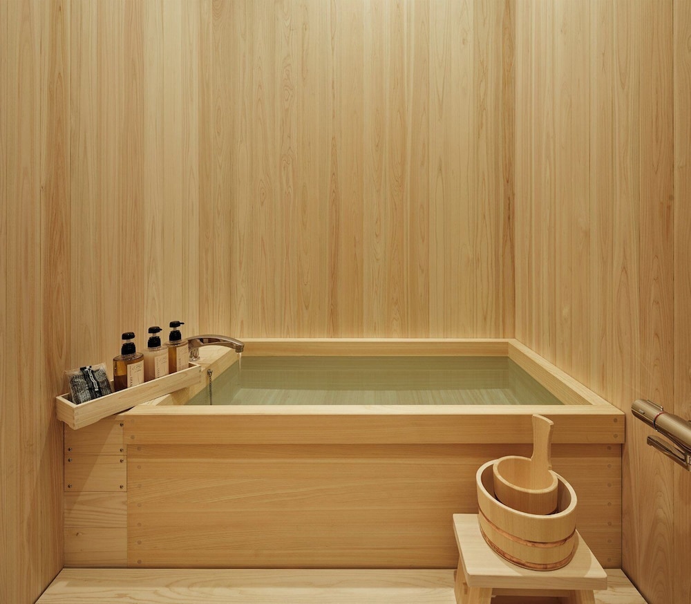 ~モンスターハンターコラボルーム「マイハウスのコクーン」~ご宿泊者様限定の豪華オリジナルグッズをプレゼント/ニジゲンノモリ アトラクションチケット付き/2名定員/禁煙/全室檜風呂付き バスルーム0 | グランシャリオ北斗七星135°