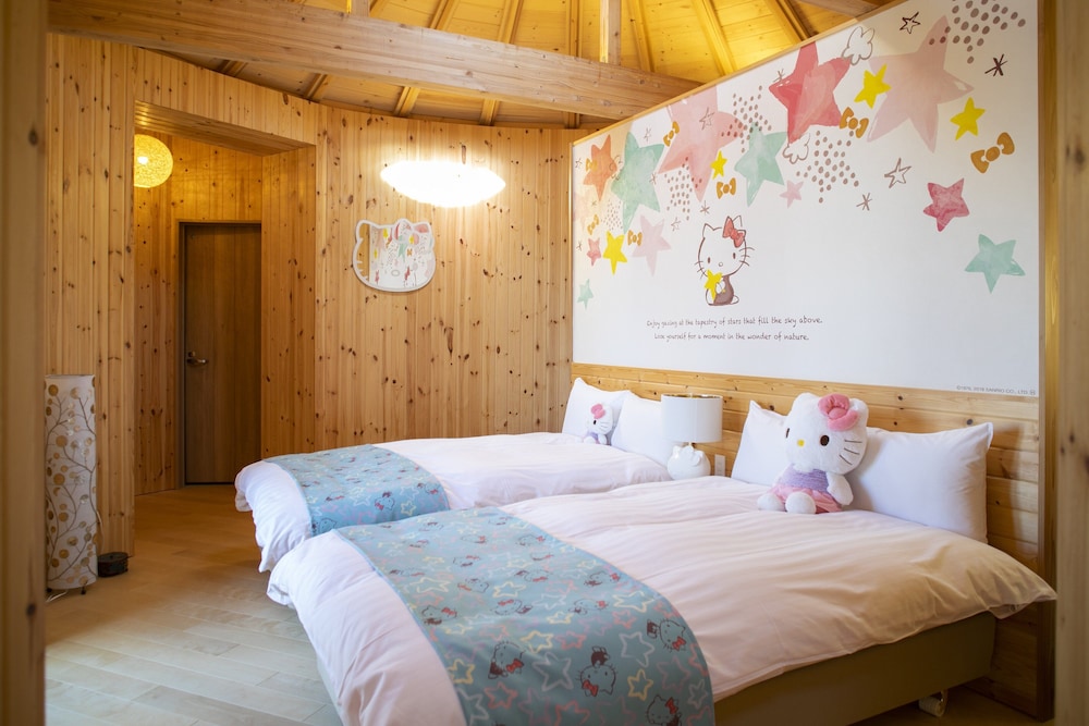 ~ハローキティコラボルーム「ハローキティ星のコクーン」~星が輝くキュートなお部屋/ご宿泊者様限定の豪華オリジナルグッズをプレゼント/姉妹施設ハローキティスマイルご入場券付き/4名定員/禁煙/全室檜風呂 | グランシャリオ北斗七星135°