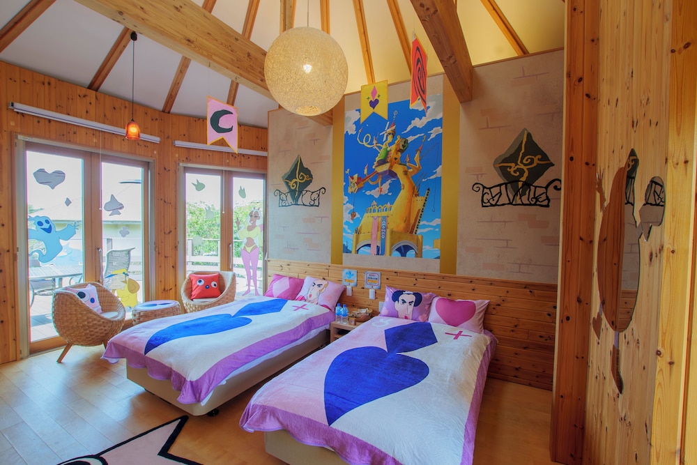 ~クレヨンしんちゃんコラボルーム「ヘンダーコクーン」~ご宿泊者様限定の豪華オリジナルグッズをプレゼント/クレヨンしんちゃんアドベンチャーパークゴールドチケット付き/2名定員/禁煙/全室檜風呂付き | グランシャリオ北斗七星135°