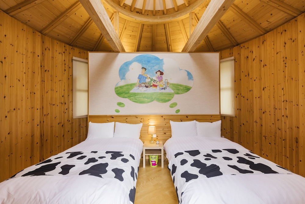 ~クレヨンしんちゃんコラボルーム「オラのコクーン」~ご宿泊者様限定の豪華オリジナルグッズをプレゼント/クレヨンしんちゃんアドベンチャーパークゴールドチケット付き/4名定員/禁煙/全室檜風呂付き 客室1 | グランシャリオ北斗七星135°