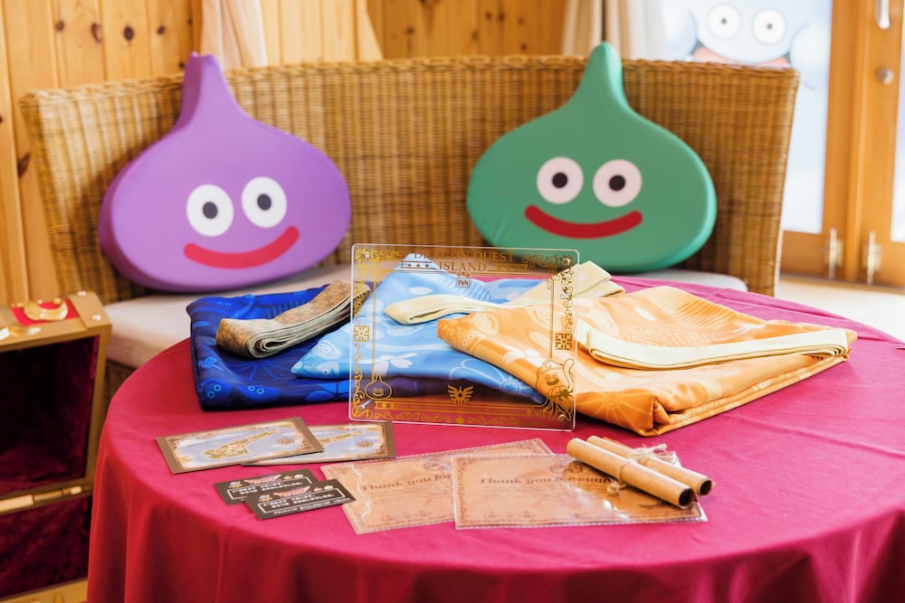 ~ドラゴンクエストコラボルーム「スライムのコクーン」~ご宿泊者様限定の豪華オリジナルグッズをプレゼント/ドラゴンクエスト アイランドライトチケット付き/4名定員/禁煙/全室檜風呂付き 客室4 | グランシャリオ北斗七星135°