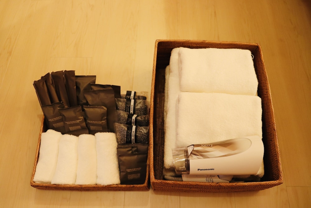 ~満点の星空とテラスから見える贅沢な夜景を~ ナイトビュー確約/名物 "淡路ビーフ山海トマトすき焼き"鍋をご堪能/お部屋は天然のプラネタリウム/星のコクーン4名定員/禁煙/全室檜風呂付 バスルーム1 | グランシャリオ北斗七星135°