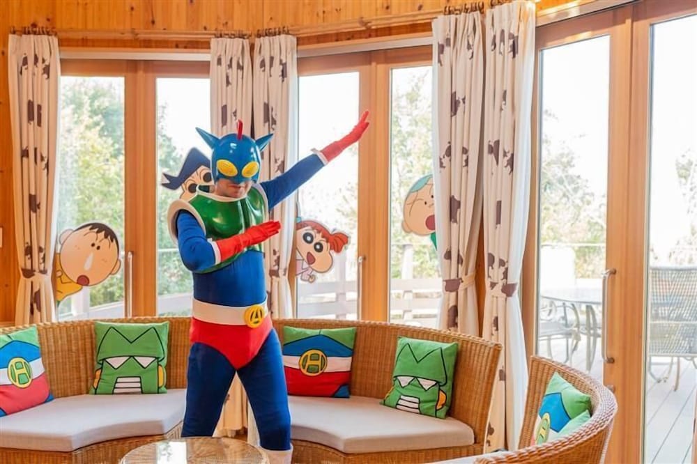 ~クレヨンしんちゃんコラボルーム「オラのコクーン」~ご宿泊者様限定の豪華オリジナルグッズをプレゼント/クレヨンしんちゃんアドベンチャーパークゴールドチケット付き/4名定員/禁煙/全室檜風呂付き 客室3 | グランシャリオ北斗七星135°