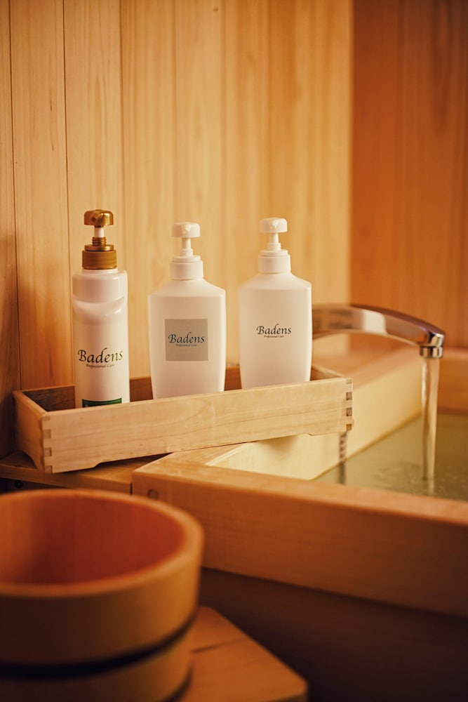 ~満点の星空とテラスから見える贅沢な夜景を~ ナイトビュー確約/名物 "淡路ビーフ山海トマトすき焼き"鍋をご堪能/お部屋は天然のプラネタリウム/星のコクーン4名定員/禁煙/全室檜風呂付 バスルーム2 | グランシャリオ北斗七星135°