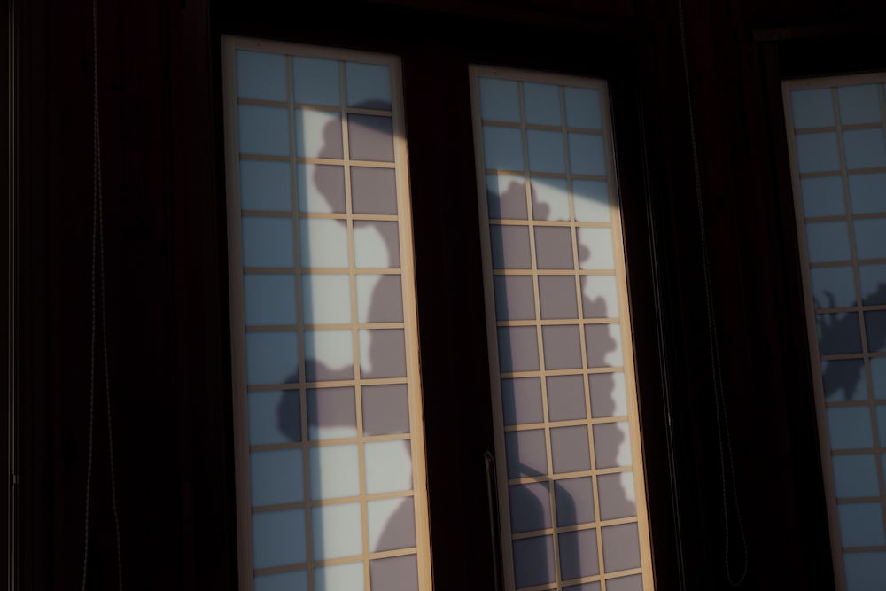 ~ゴジラコラボルーム「昭和東宝怪獣資料室」~ご宿泊者様限定の豪華オリジナルグッズをプレゼント/ゴジラ迎撃作戦ゴールドチケット付き/2名定員/禁煙/全室檜風呂付き リビング エリア4 | グランシャリオ北斗七星135°