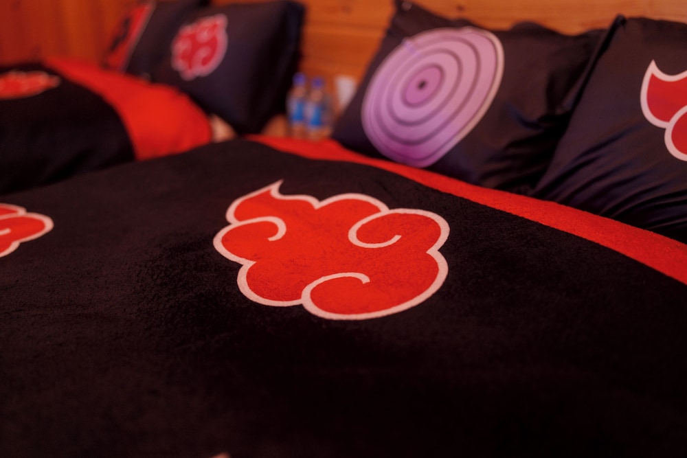 ~NARUTO-ナルト-コラボルーム「暁のコクーン」~ご宿泊者様限定の豪華オリジナルグッズをプレゼント/NARUTO&BORUTO忍里ライトチケット＋ハイドアンドシーク付き/4名定員/禁煙/全室檜風呂 客室6 | グランシャリオ北斗七星135°