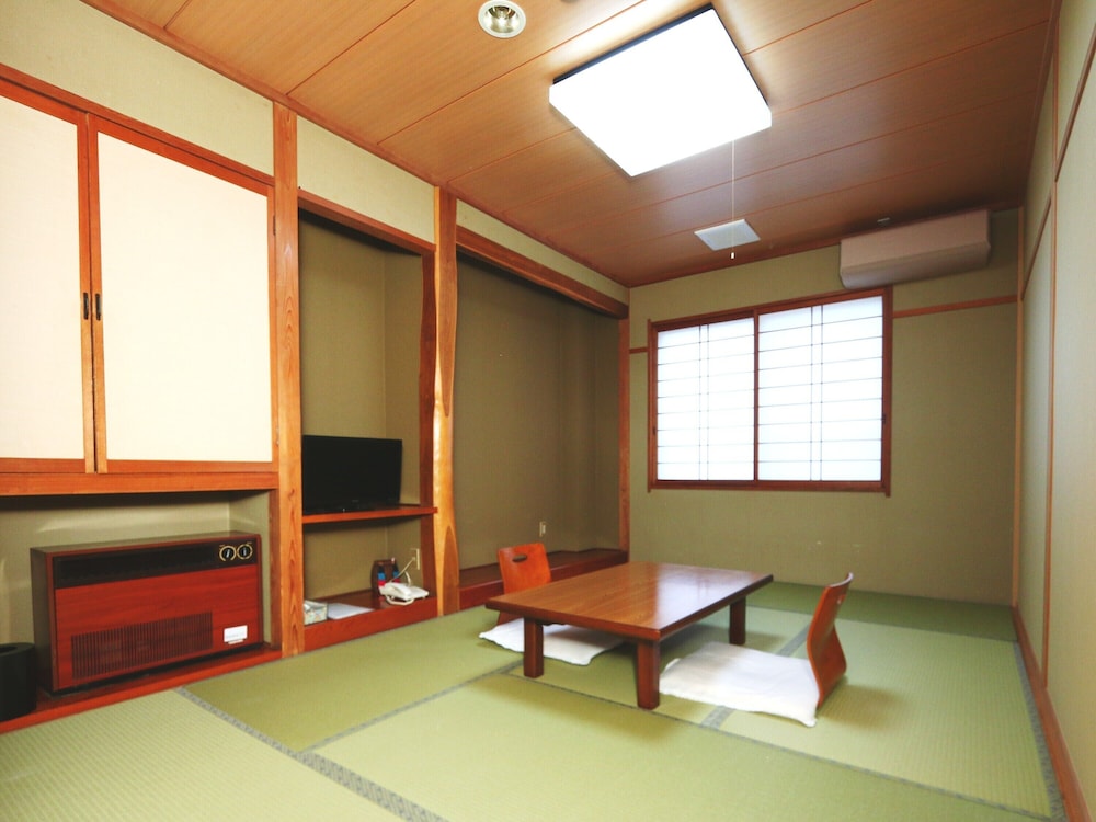 和室 8畳間 禁煙 客室6 | 七倉荘旅館