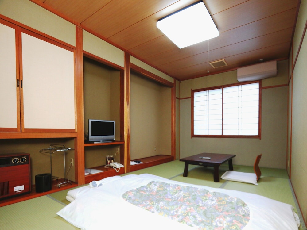 和室 8畳間 禁煙 客室5 | 七倉荘旅館