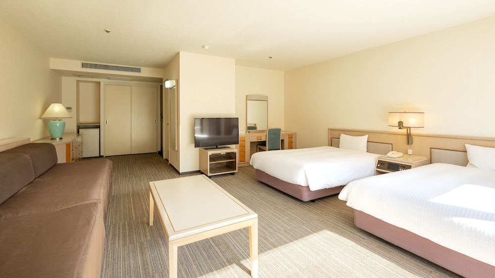 デラックス洋室 喫煙可 客室1 | リ・カーヴ箱根