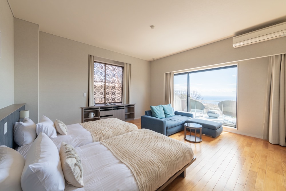 コンフォート スイート 客室1 | the salon 伊豆高原 Hotels & Resort