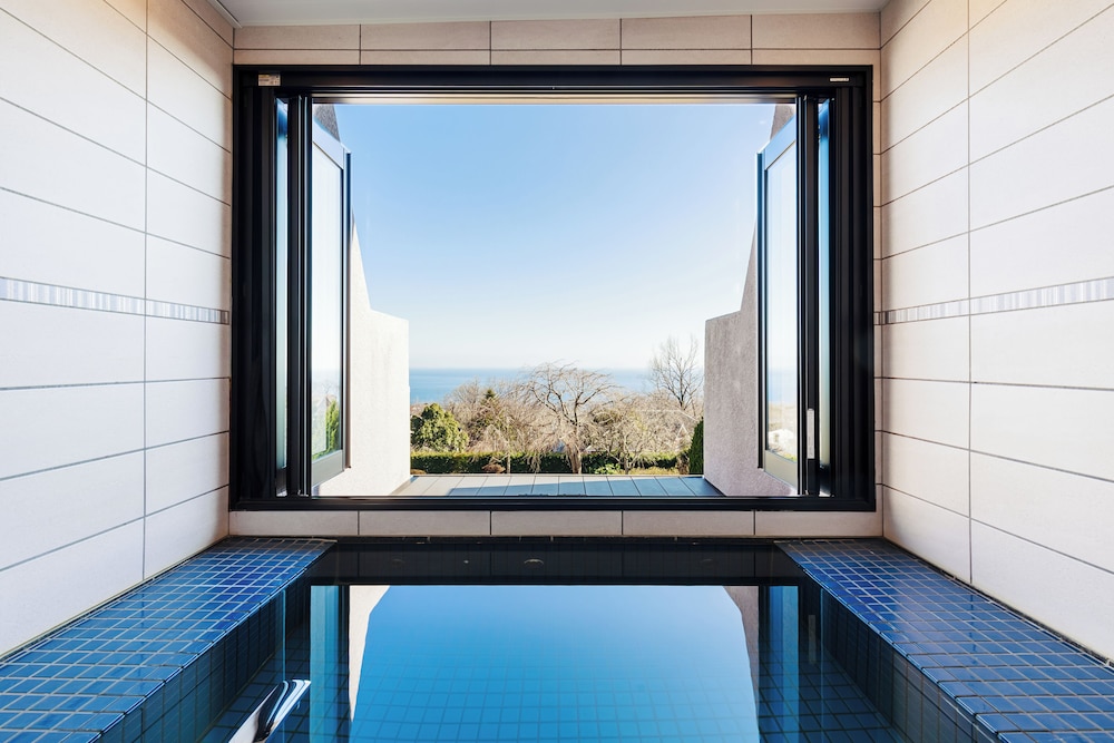 デラックスビューバス バスルーム0 | the salon 伊豆高原 Hotels & Resort