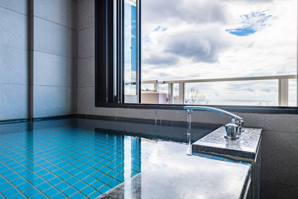 デラックスビューバス バスルーム0 | the salon 伊豆高原 Hotels & Resort